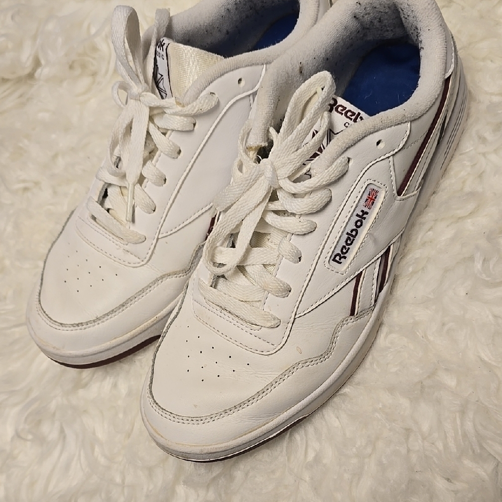 Reebok White and Maroon Sneakers - Picture 4 of 9